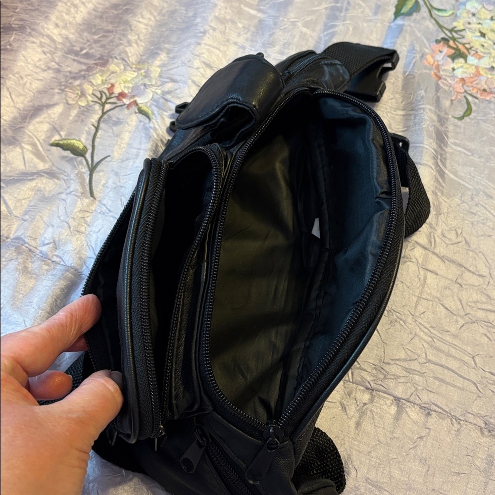Men’s Fanny pack - Picture 3 of 7